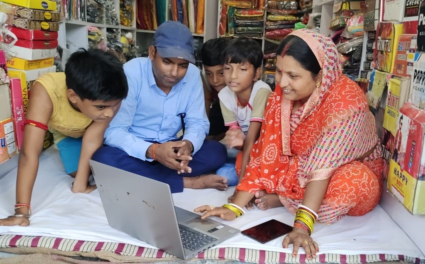 Bridging the Digital Divide by Empowering Communities through Digital Connections